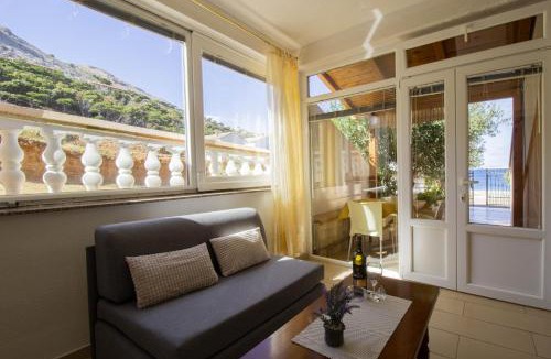 Metajna Apartment | Sladana direct at the beach