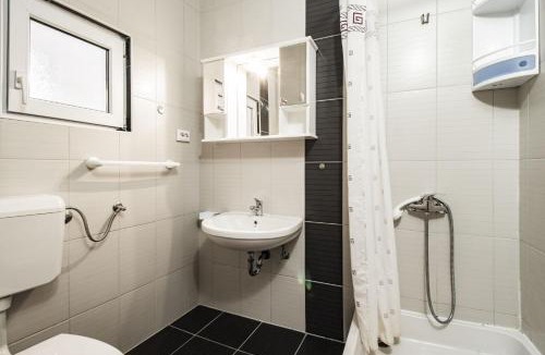 Metajna Apartment | Sladana direct at the beach