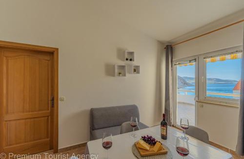 Metajna Apartment | Sladana direct at the beach