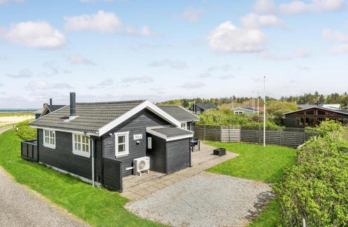 Logstor House | Slap a