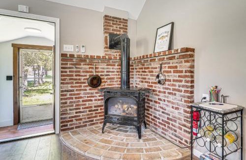 Laurelton House | 'Slate Drake Cabin' on Penns Creek w/Deck & BBQ