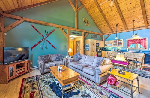 Slatyfork Farm Cabin | Slaty Fork Escape w/Mountain View + Hot Tub!