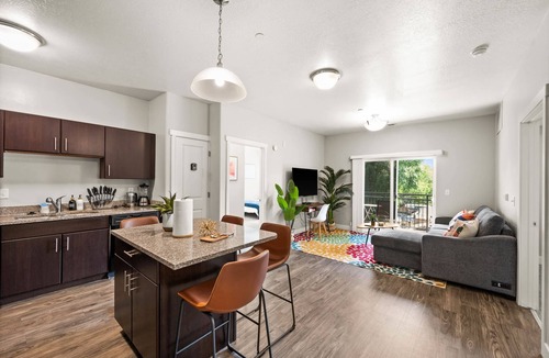 Fairpark Apartment | SLC - Convention - Delta Center - Airport - Hot tub
