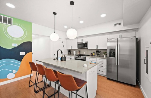 People's Freeway Condo | SLC - Delta Ctr -King Bd - Airport - Garage