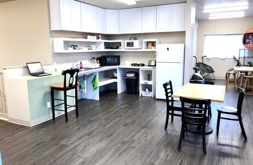 People's Freeway Hostel | SLC Hostel