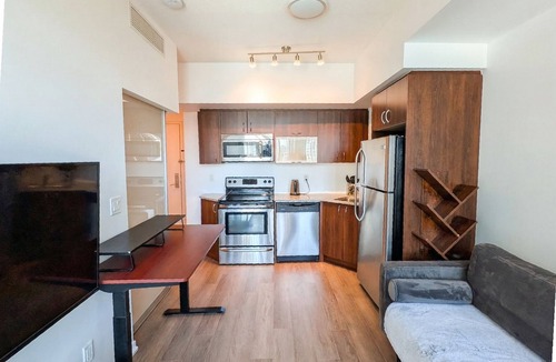 King West Village Condo | Sleek 1BR Suite in Liberty Village w/Full Gym