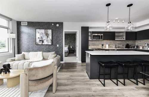 Crystal City Apartment | Sleek 2BR Residence with Gym, Parking & Rooftop Deck