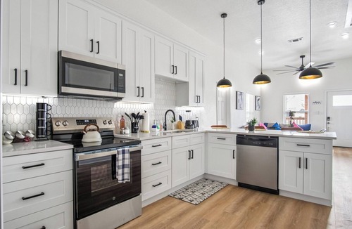 Eastside Promise Neighborhood Apartment | Sleek 3 Bedroom/2 Bath Just 5 Minutes to Downtown