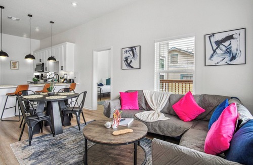 Eastside Promise Neighborhood Apartment | Sleek 3 Bedroom/2 Bath Just 5 Minutes to Downtown