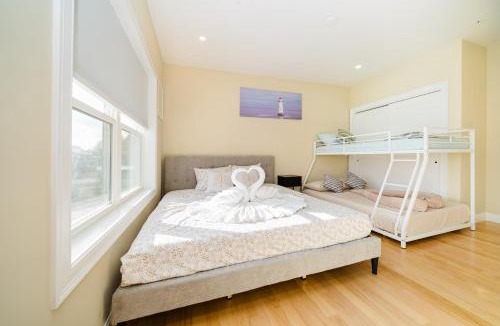 West Codman Hill - West Lower Mills Apartment | Sleek 3BR Boston - World Cup 2026 Escape - Near Franklin Park 60-3
