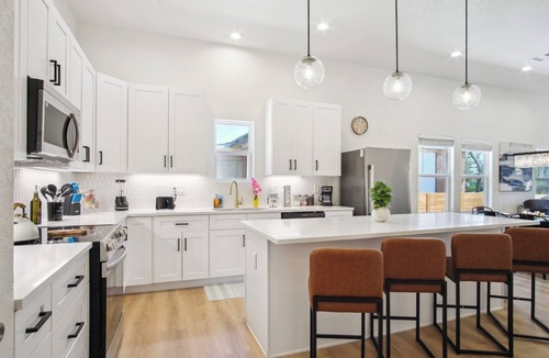 Denver Heights Cottage | Sleek 4br/3ba Urban Living w/Downtown Views!