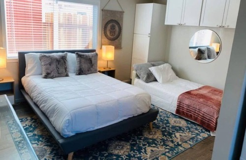 Orangevale House | Sleek and fully equipped studio