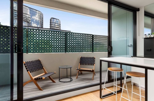 Windsor Apartment | Sleek and Modern in a Charming Location