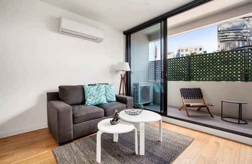 Windsor Apartment | Sleek and Modern in a Charming Location