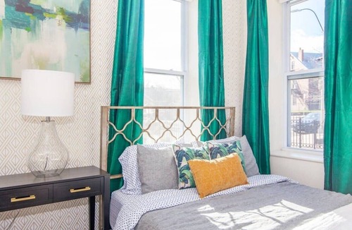 Highland Park Apartment | Sleek Boston Condo | near South End