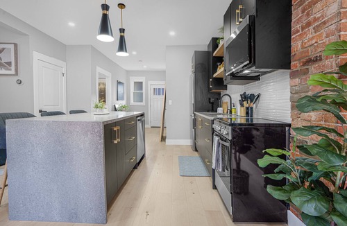 Chatham-Kent Apartment | Sleek Brand New 1 Bedroom - Downtown Luxury!