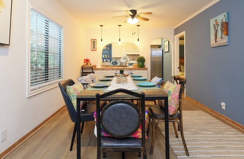 Santa Ana Apartment | Sleek Broadway 2B2B 10 mins. away to Disneyland