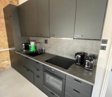 Battersea Apartment | Sleek & Central 1BD Flat - Battersea Park