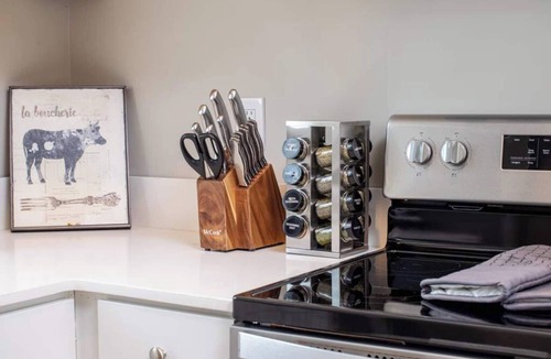 Montgomery Apartment | Sleek Central Loft | Modern City Escape