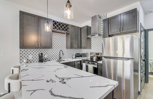 Northeast Houston House | Sleek, Convenient New-Build 8 Mi to Dtwn Houston!