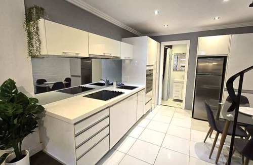 Darlinghurst House | Sleek Darlinghurst 2 bed house in "ideal" location