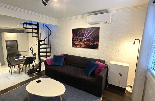 Darlinghurst House | Sleek Darlinghurst 2 bed house in "ideal" location