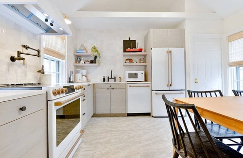 Brant Point Apartment | Sleek Downtown Nantucket Condo