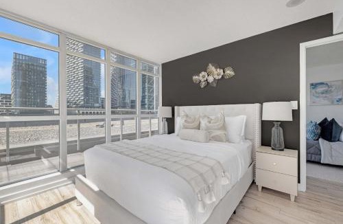 CityPlace Apartment | Sleek Downtown Oasis Modern Retreat in Toronto