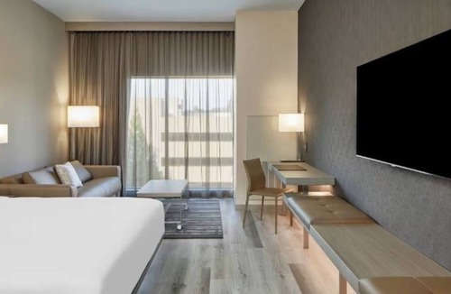 Durham Hotel | Sleek Durham Escape Offering Comfort, Style, and Proximity to Top Attractions