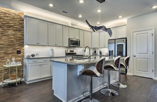 Durham House | Sleek Durham Townhome Near Dtwn w/Balcony!