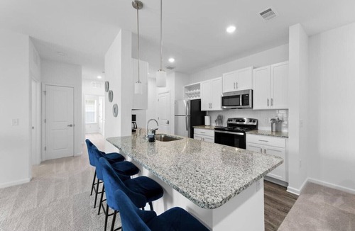 Orange Park Apartment | Sleek Escape: Modern 3 BR Jacksonville Condo