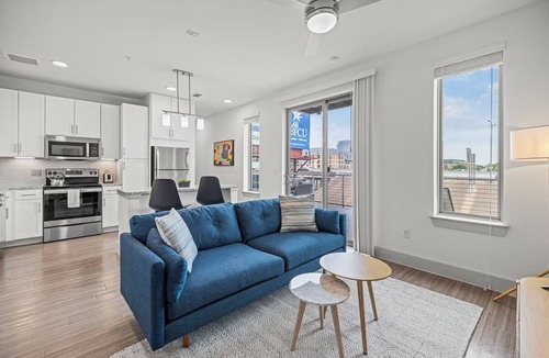 Waller Creek District Hotel | Sleek Haven w/Kitchen | Prime Downtown Location | Perfect for Business Traveler