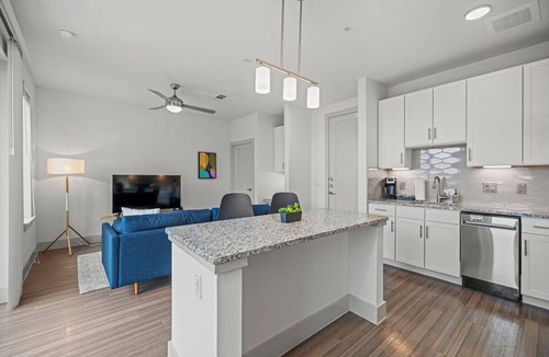 Waller Creek District Hotel | Sleek Haven w/Kitchen | Prime Downtown Location | Perfect for Business Traveler