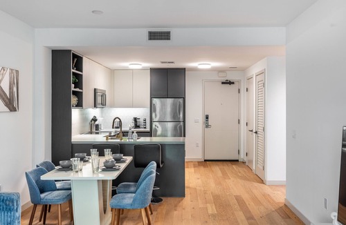 Beverly Hills Apartment | Sleek Hollywood Haven | Resort Amenities & Secure Parking