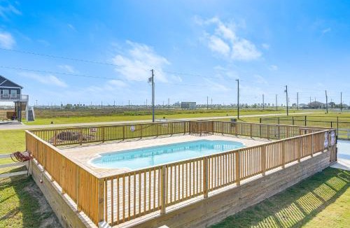 Crystal Beach House | Sleek Home w/Community Perks on Bolivar Peninsula