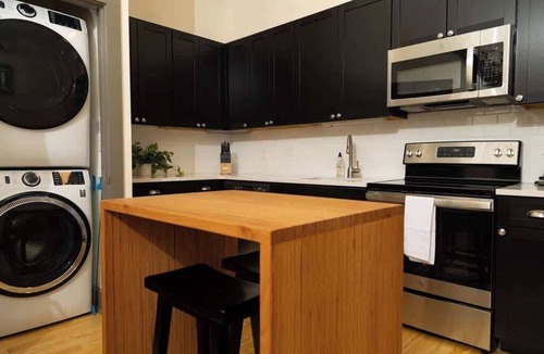 Roanoke Apartment | Sleek loft minutes from downtown
