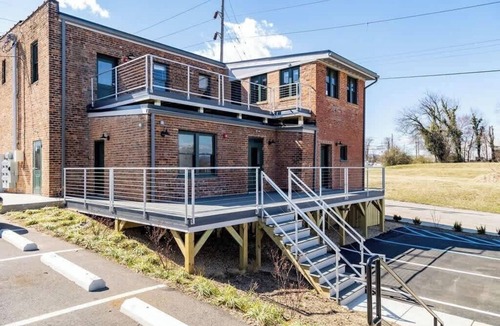 Roanoke Apartment | Sleek loft minutes from downtown