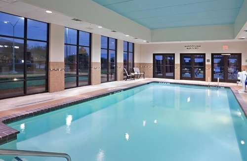 Allen House | Sleek & Modern Rm for Families! Free Breakfast
