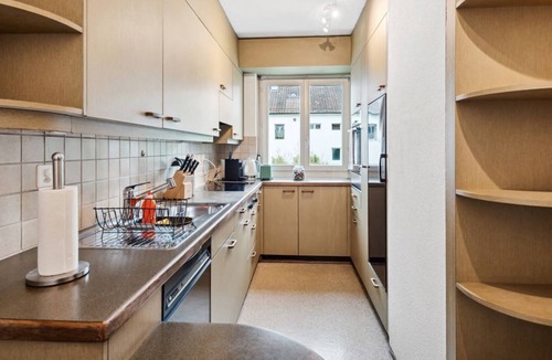 Horgen District Apartment | Sleek Rüschlikon Retreat