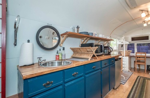 Chestnut House | Sleek Retro Airstream Rental for Glamping for Two near Downtown Austin