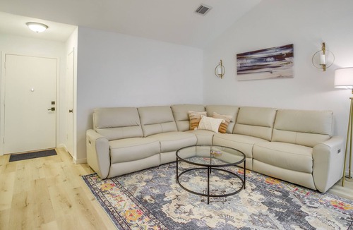 Spring Shadows House | Sleek & Spacious Houston Home w/ Patio & Yard!