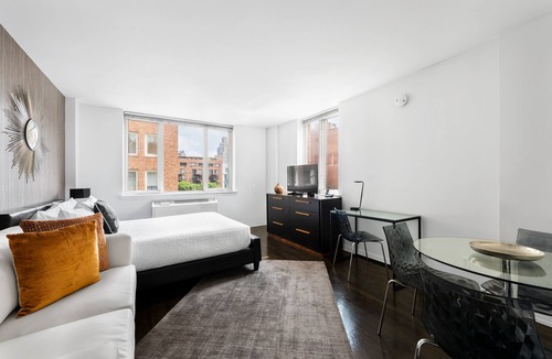 Central Park South Apartment | Sleek Studio Apartment on Upper East Side