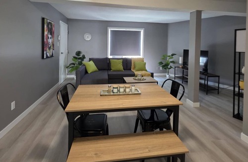 Cornwall Apartment | Sleek & Stylish 2 bedroom unit