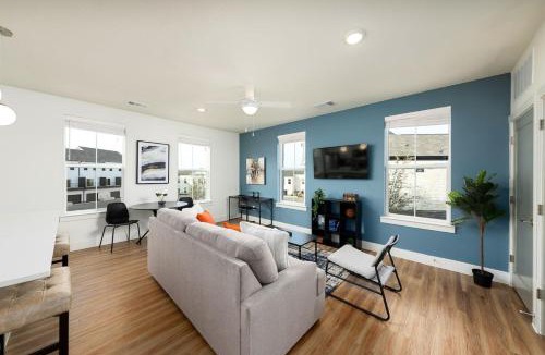 Pflugerville Apartment | Sleek Stylish Apartment in Prime Location