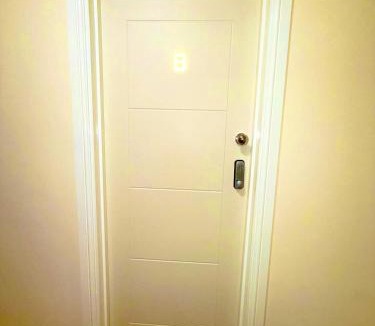 Ponders End Apartment | Sleep-2 Studio-Free Parking Pet-Tottenham Stadium