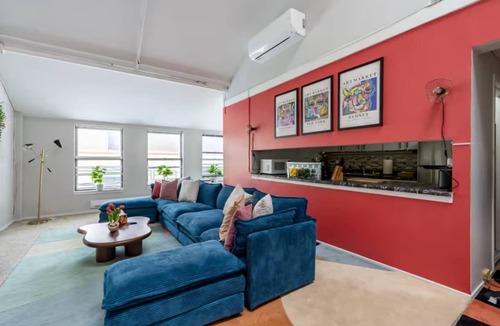 The Loop Apartment | Sleep 25 - Huge Downtown Vintage Lofts
