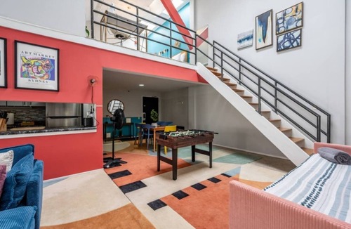The Loop Apartment | Sleep 25 - Huge Downtown Vintage Lofts