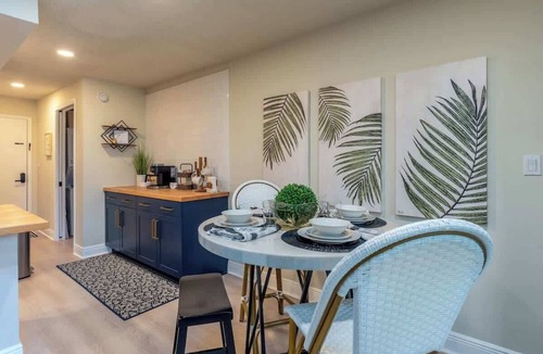 Daphne Condo | Sleep 4 | King Bed | Golf Course
