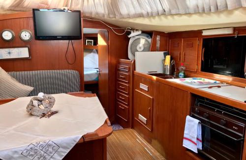 Sant Adria de Besos Boat Rental | Sleep & Boats Barcelona City