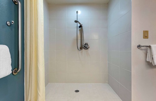 Amherst Hotel | Sleep Inn Amherst - Buffalo North near University